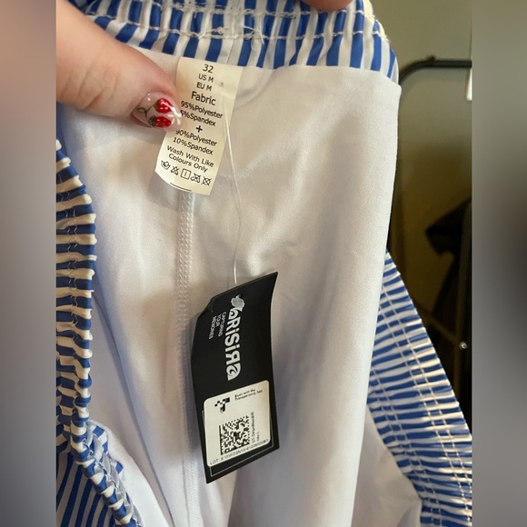 BNWT Men’s swim shorts - Picture 2 of 3